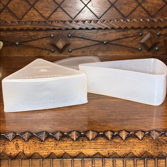 Vintage Tupperware pie pizza keepers - set of 2 - Picture 9 of 12